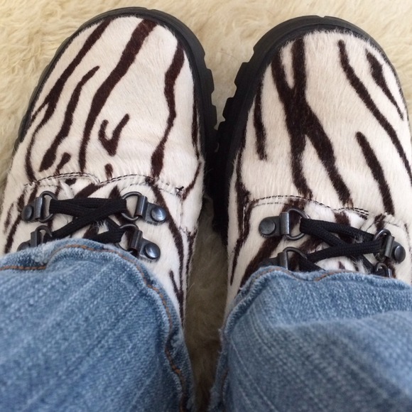 2Xโญ๏ธHost Pickโญ๏ธ Authentic PRADA Pony Hair Boots - Picture 3 of 13