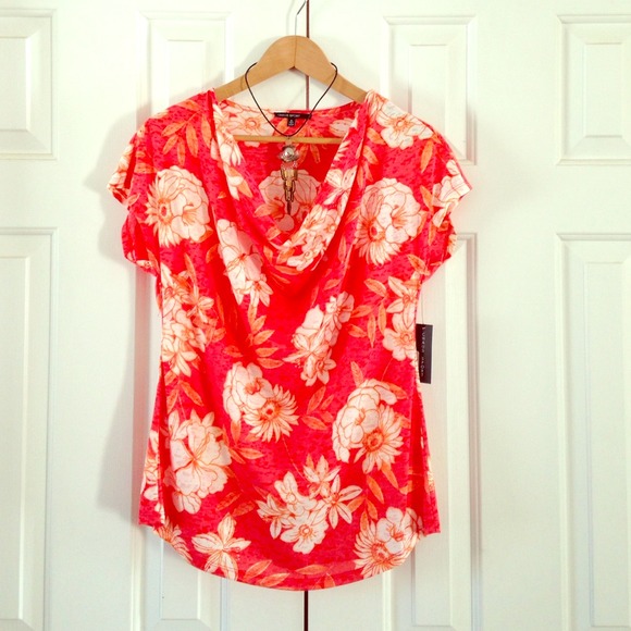 CHAUS SPORT Tops - ☀️Clearance☀️Chaus Sport floral cowl neck top