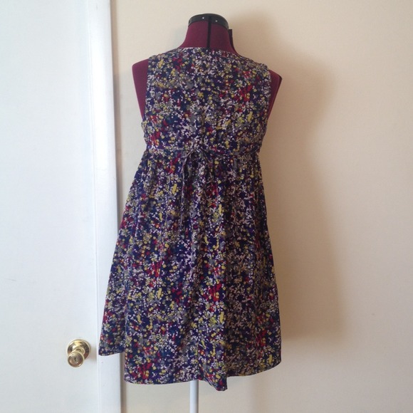 Spring dress - Picture 2 of 4