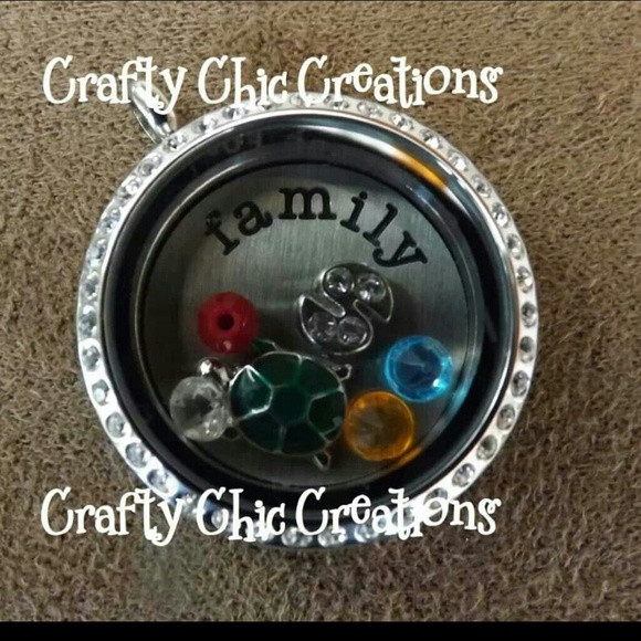Jewelry - Living locket