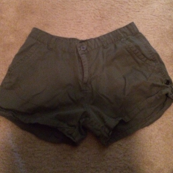 Shorts - Picture 2 of 3