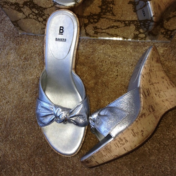 Just Reduced!! NIKKI Wedge.  Mark Down 😄 - Picture 2 of 4