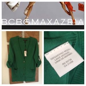 🎉SOLD🎉100% wool BCBG cardigan