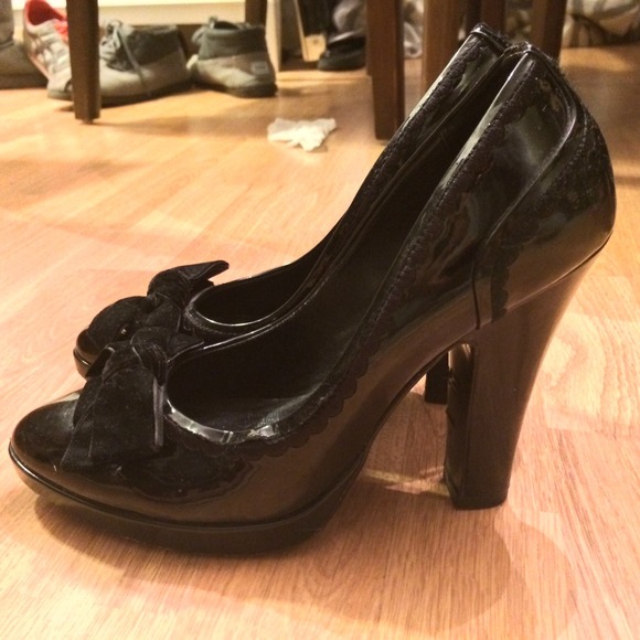 Cole Haan with Nike Air pumps - Picture 2 of 2