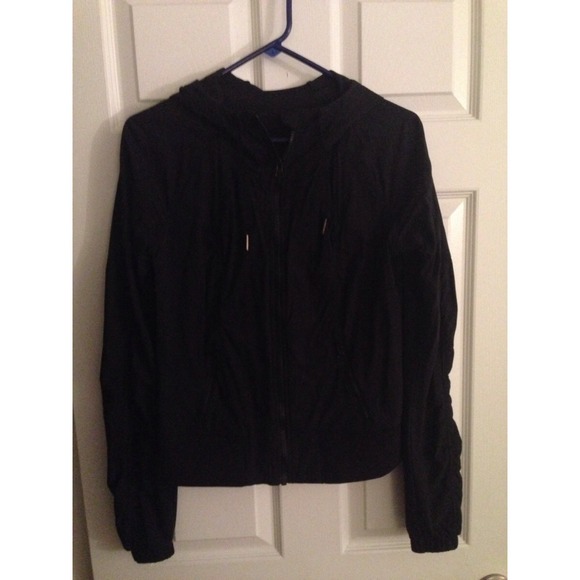 Lululemon zip up & under armor jacket (BLACK)