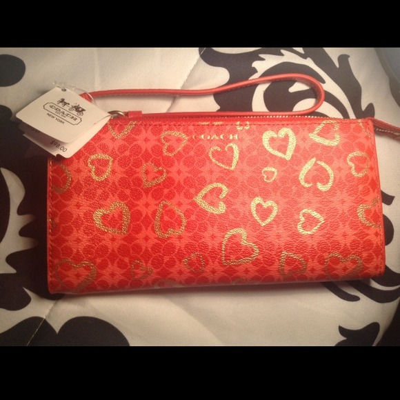 COACH ValentinesEditionWristlet! KillerPrice