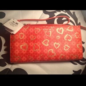 COACH ValentinesEditionWristlet! KillerPrice