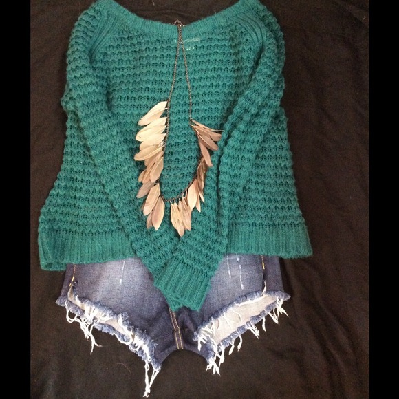 ❌SOLD IN BUNDLE ❌Gray feather necklace - Picture 4 of 4