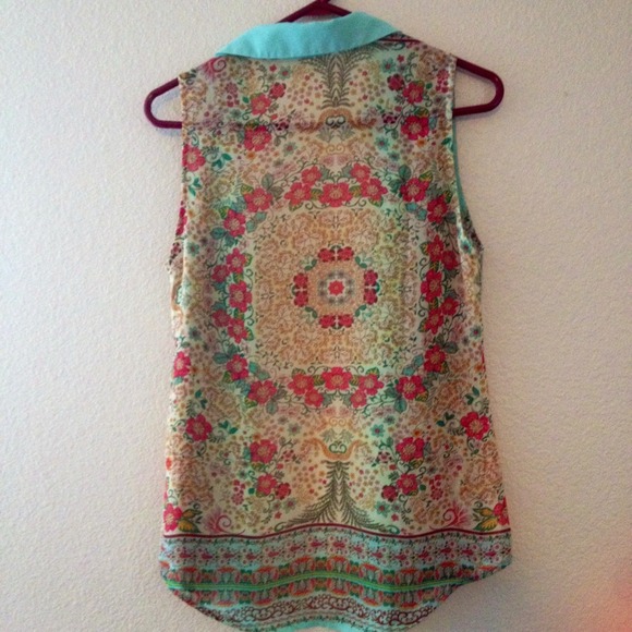 Modcloth Top "Day to decor top"