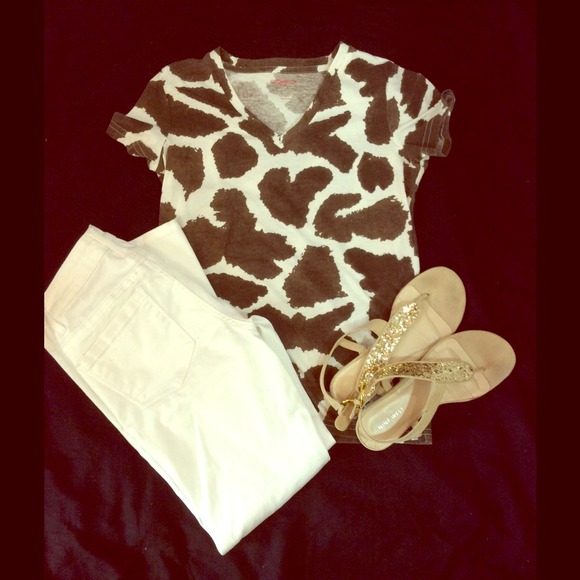 Giraffe print, white and brown shirt