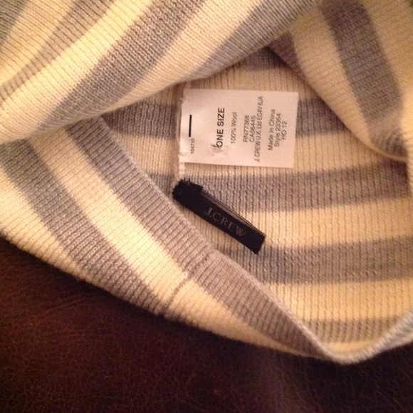 SOLD! J. Crew 100% women's striped wool beanie hat - Picture 2 of 2