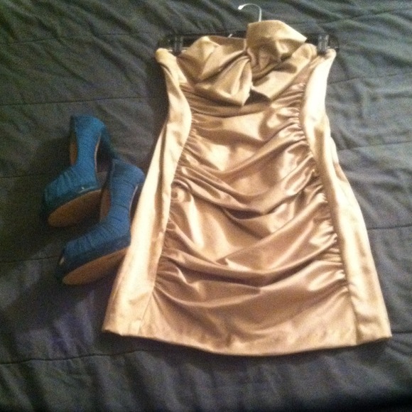 ??Size 5 Gold Cocktail Dress with Oversized Bow