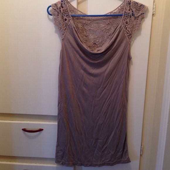 SOLD IN BUNDLE Grey fitting dress. Very adorable