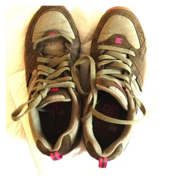 DC skate shoes. Size 7