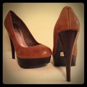 Bakers Sofie Tan/Brown Leather platform heels