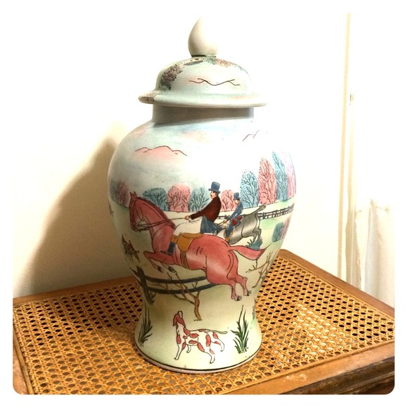 Vintage EQUESTRIAN themed URN!!