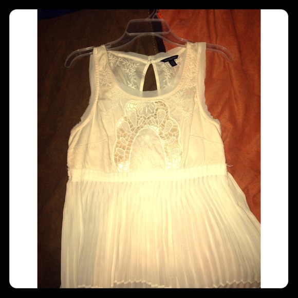 Vintage looking tank from AE. Adorable