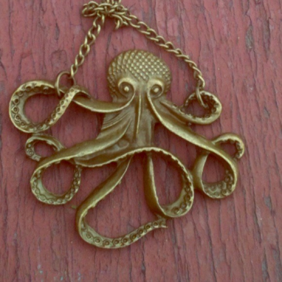 Detailed octopus necklace