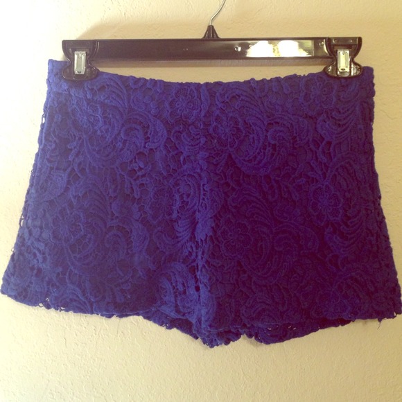 High-Waisted Blue Lacy Short Shorts