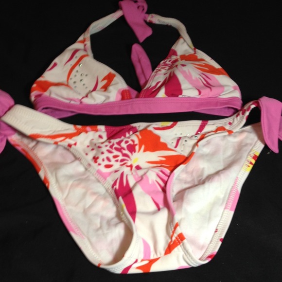 Cute swimsuit bikini - Picture 1 of 2