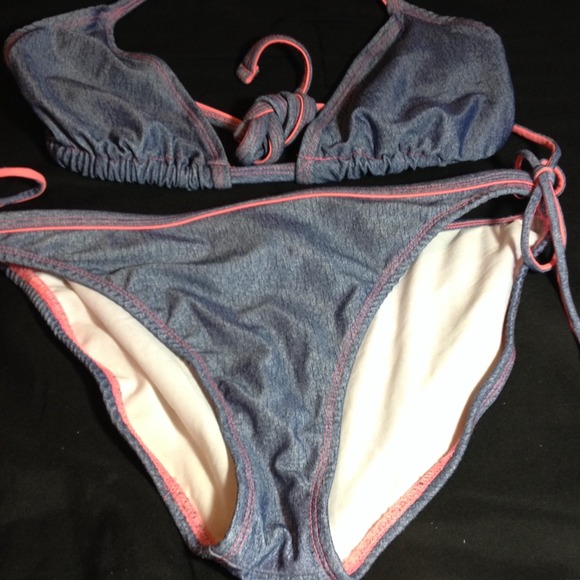 Cute swimsuit bikini - Picture 1 of 2