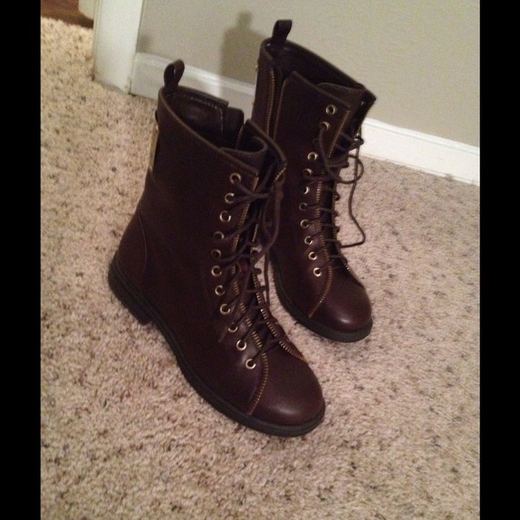 !!!! 🎉🎉REDUCED BCBG Military Boots🎉🎉!!!