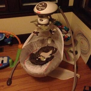 Baby swing with various speeds and sounds...