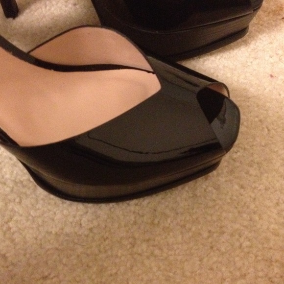 More pics of Pour La Victoire pumps