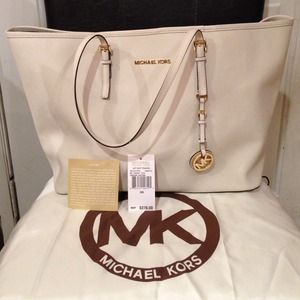 💢SOLD💢 Michael Kors Jet Set Tote
