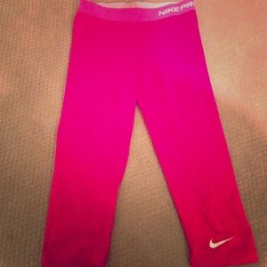 🚫SOLD🚫NIKE Women's Pro Capri Workout Pants