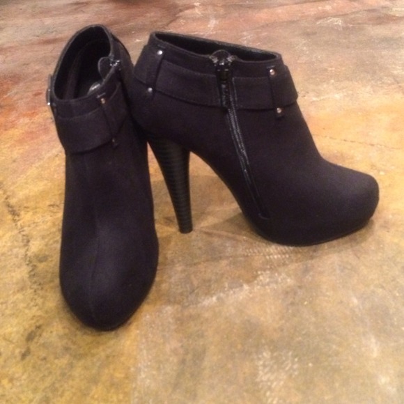 Michael Antonio Black Booties - Picture 2 of 4