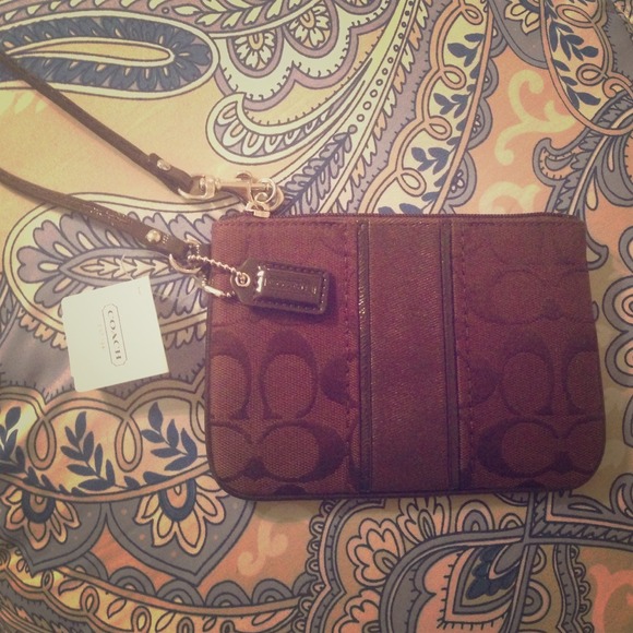 NWT Coach Signature Stripe Wristlet- Mahogany