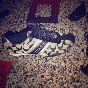 Used coach sneakers