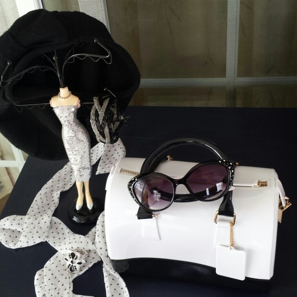 Sold◆Isomers vinyl handbag