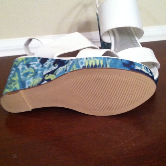 Shoes - Picture 2 of 2