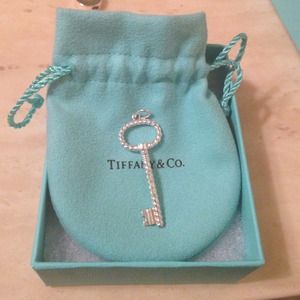 Hold for @suzanne9800 Tiffany key!