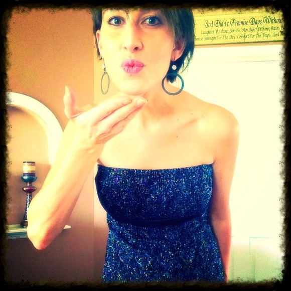 NWOT Gorgeous strapless top - Picture 4 of 4