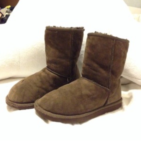 Classic Short Chocolate UGG boots