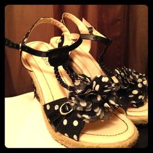 Polka dot wedge heels with strap