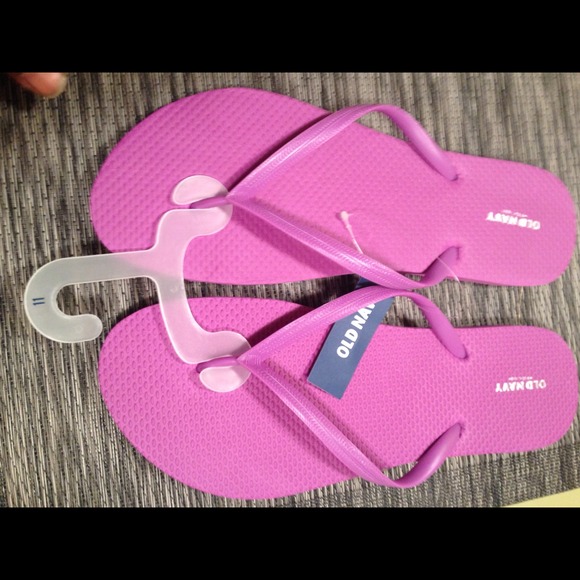 Pink old navy flip flop