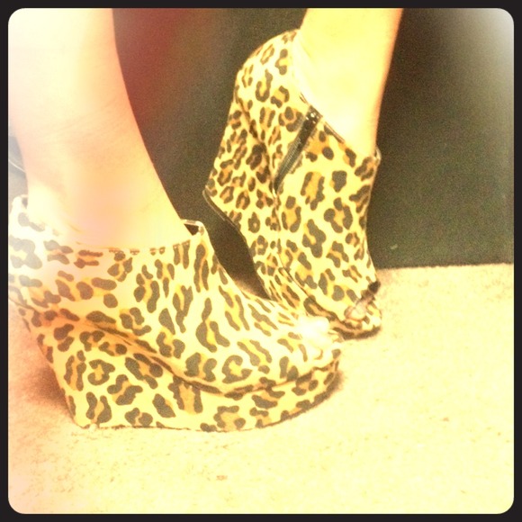 High heals - Picture 1 of 4