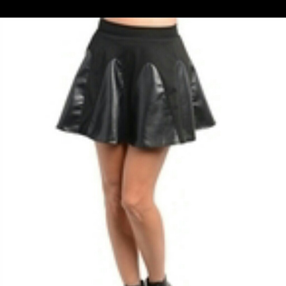 Pleated skater