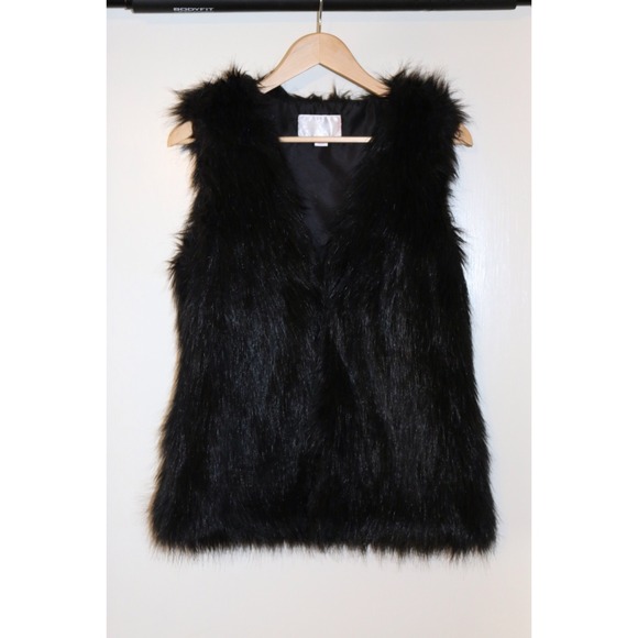 Black faux fur vest