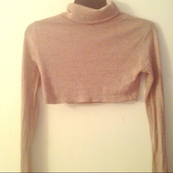 Brandy Melville cropped Turtleneck