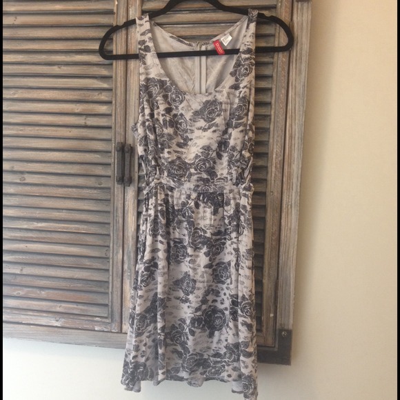 H&M Dress - Picture 1 of 2