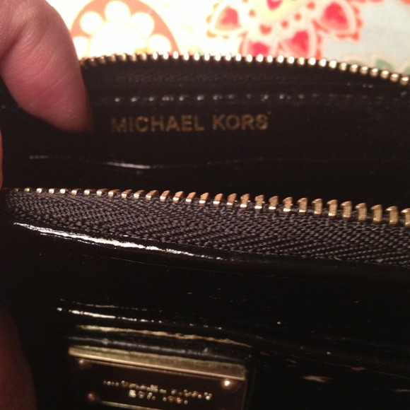 SOLD Michael Kors patent change purse - Picture 3 of 4