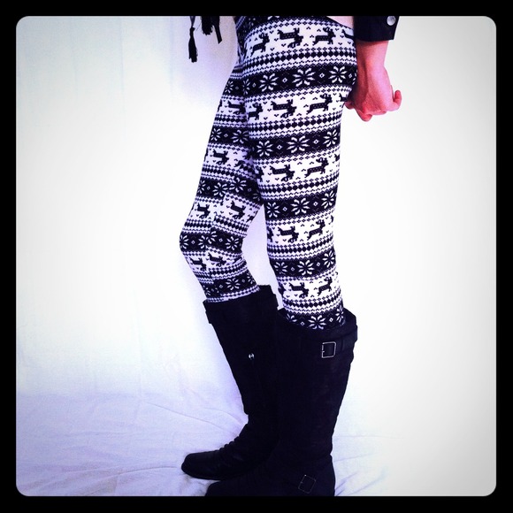 Luxe Lizzie's Boutique Pants - Black & White Deer Isle Print Cozy Leggings