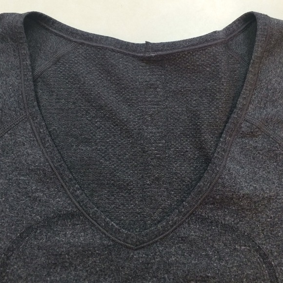 Lululemon Swiftly Vneck Tee - Picture 2 of 4