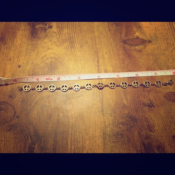14K Gold Peace Sign Bracelet