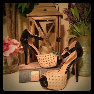 🌟HOLD🌟Rock and Republic Studded Heels 6
